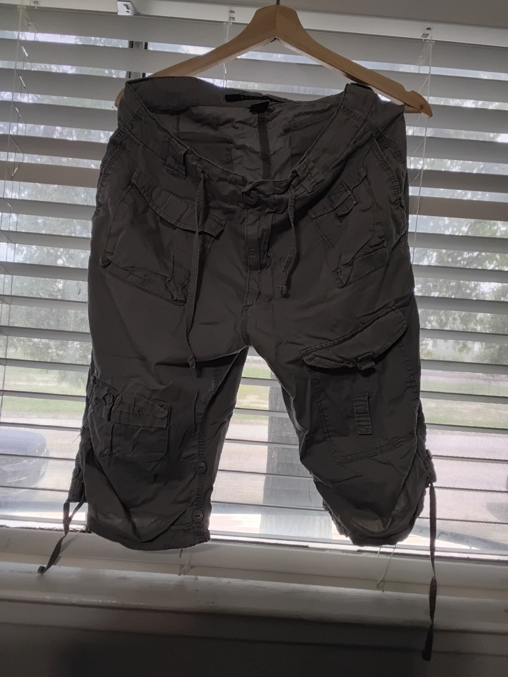 Sean John Cargo Shorts with Multiple Pockets - Gray Size 30